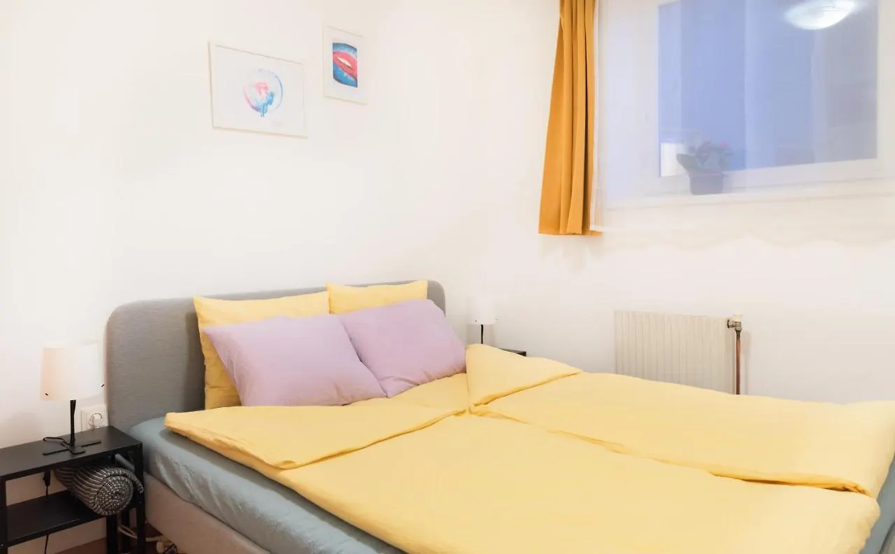 Pal'S Favoriten Apartment Viena Hostal