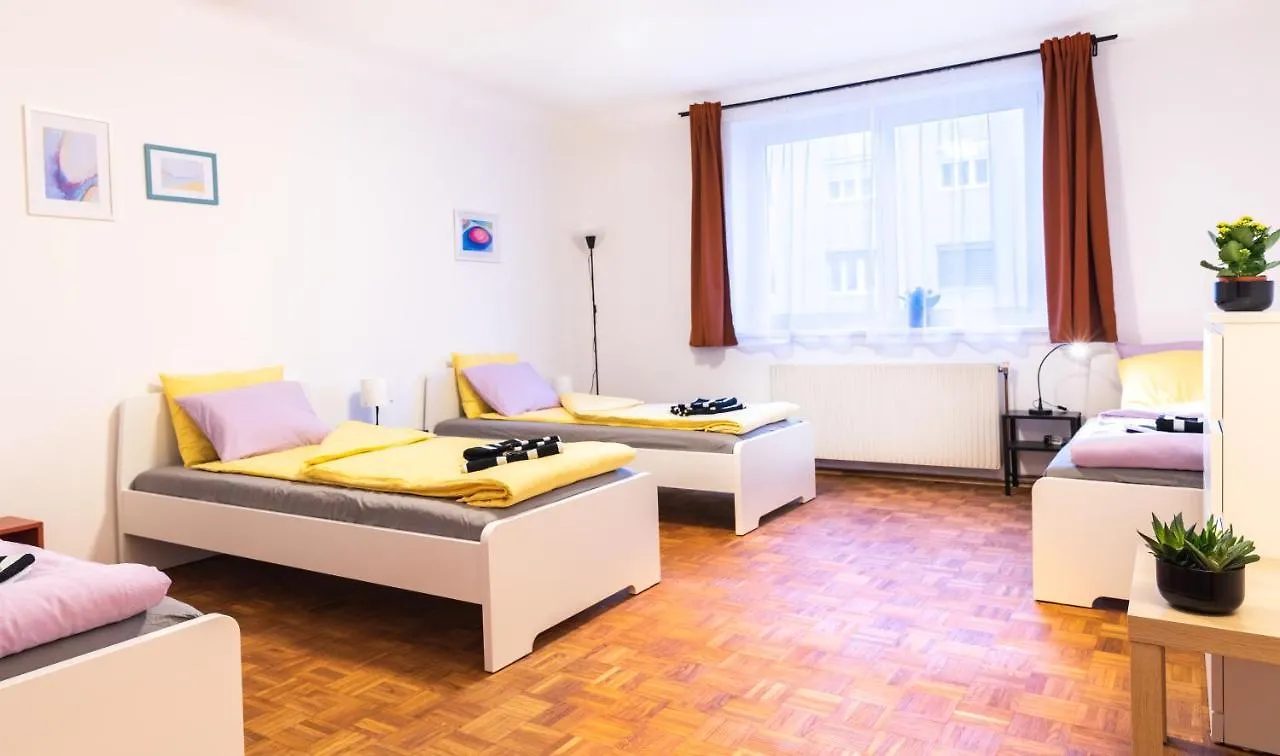 Hostal Pal'S Favoriten Apartment Viena Austria